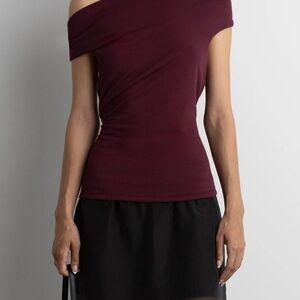 OAK + FORT Burgundy Off-Shoulder Top